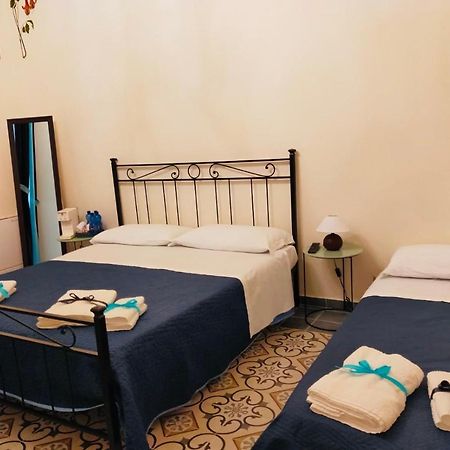 モンタルバーノ・エリコーナ Domus Aurea Bed & Breakfast エクステリア 写真