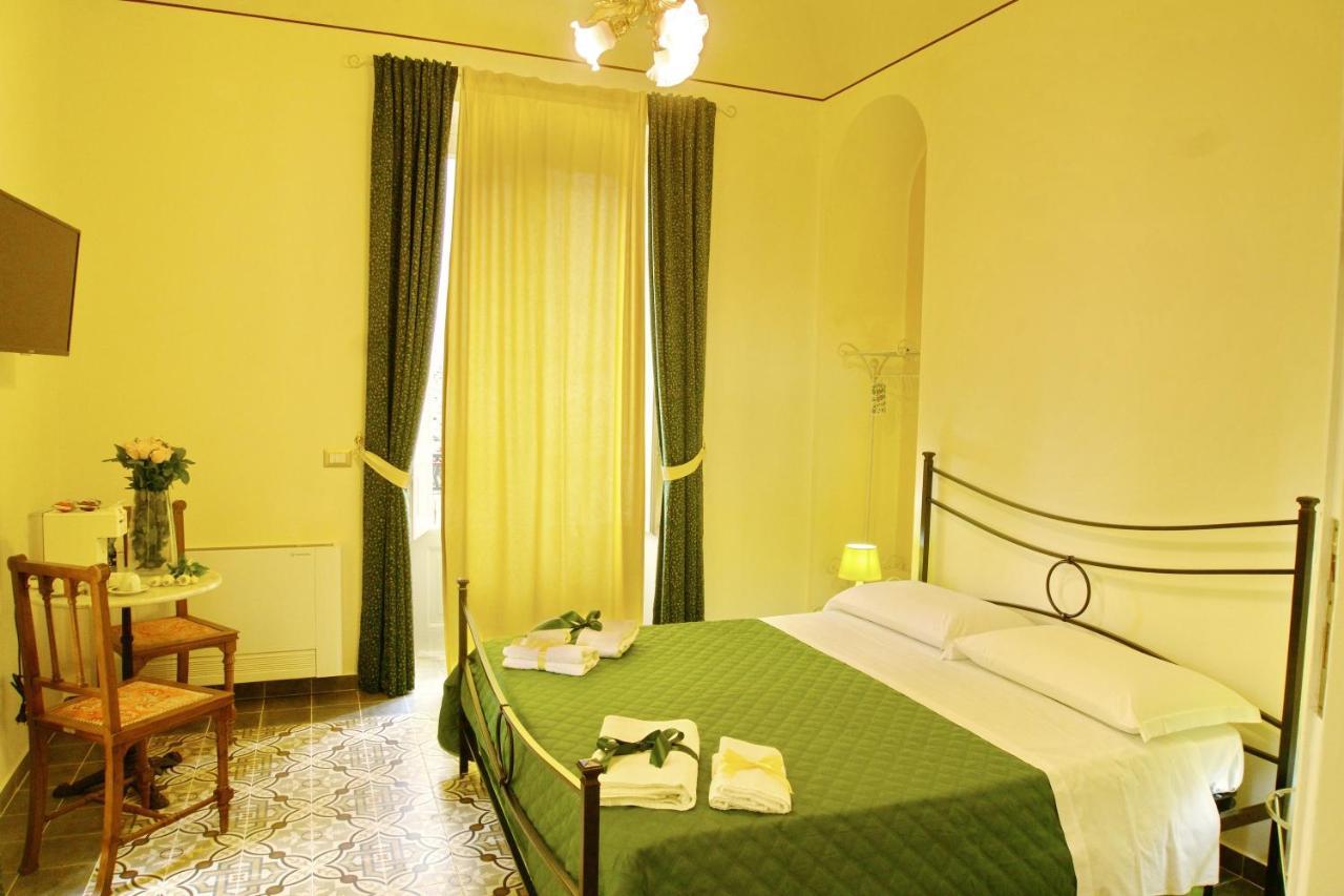 モンタルバーノ・エリコーナ Domus Aurea Bed & Breakfast エクステリア 写真