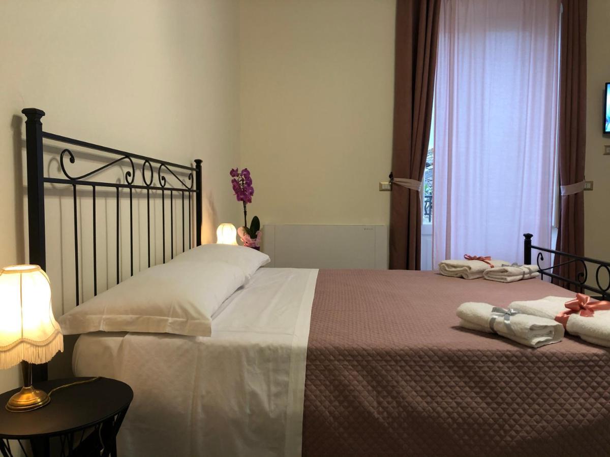 モンタルバーノ・エリコーナ Domus Aurea Bed & Breakfast エクステリア 写真