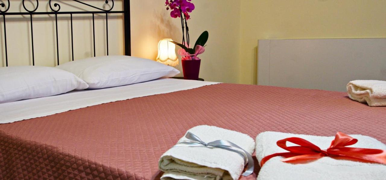 モンタルバーノ・エリコーナ Domus Aurea Bed & Breakfast エクステリア 写真