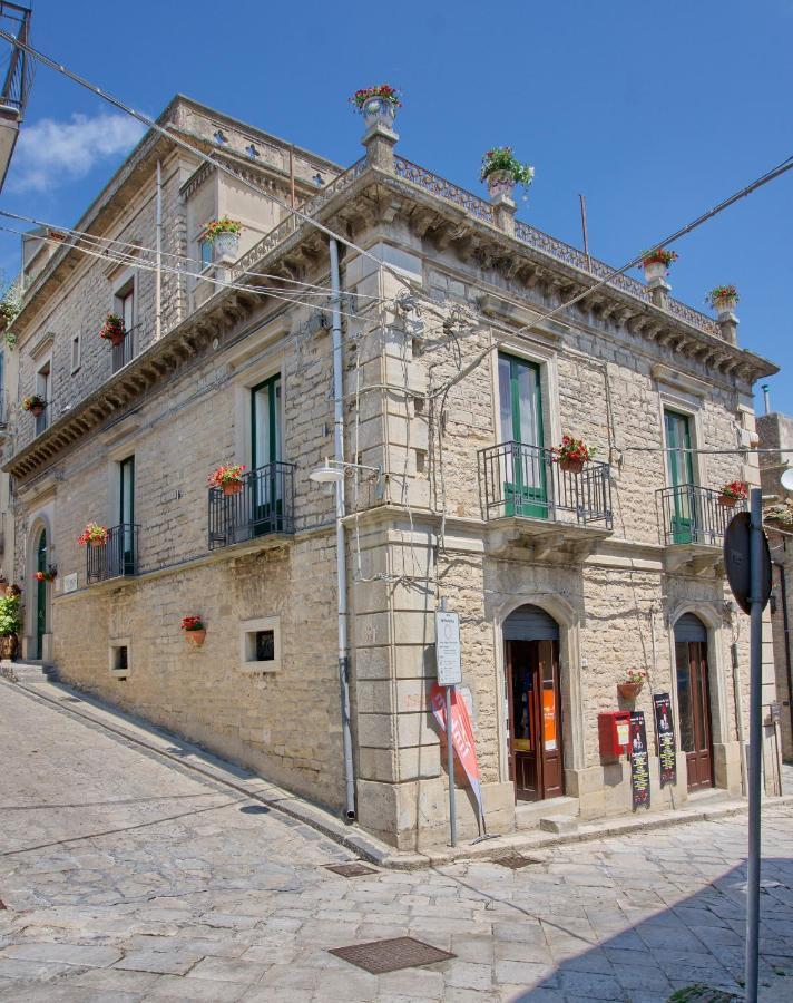 モンタルバーノ・エリコーナ Domus Aurea Bed & Breakfast エクステリア 写真