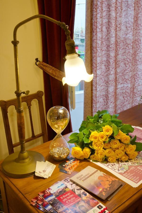 モンタルバーノ・エリコーナ Domus Aurea Bed & Breakfast エクステリア 写真