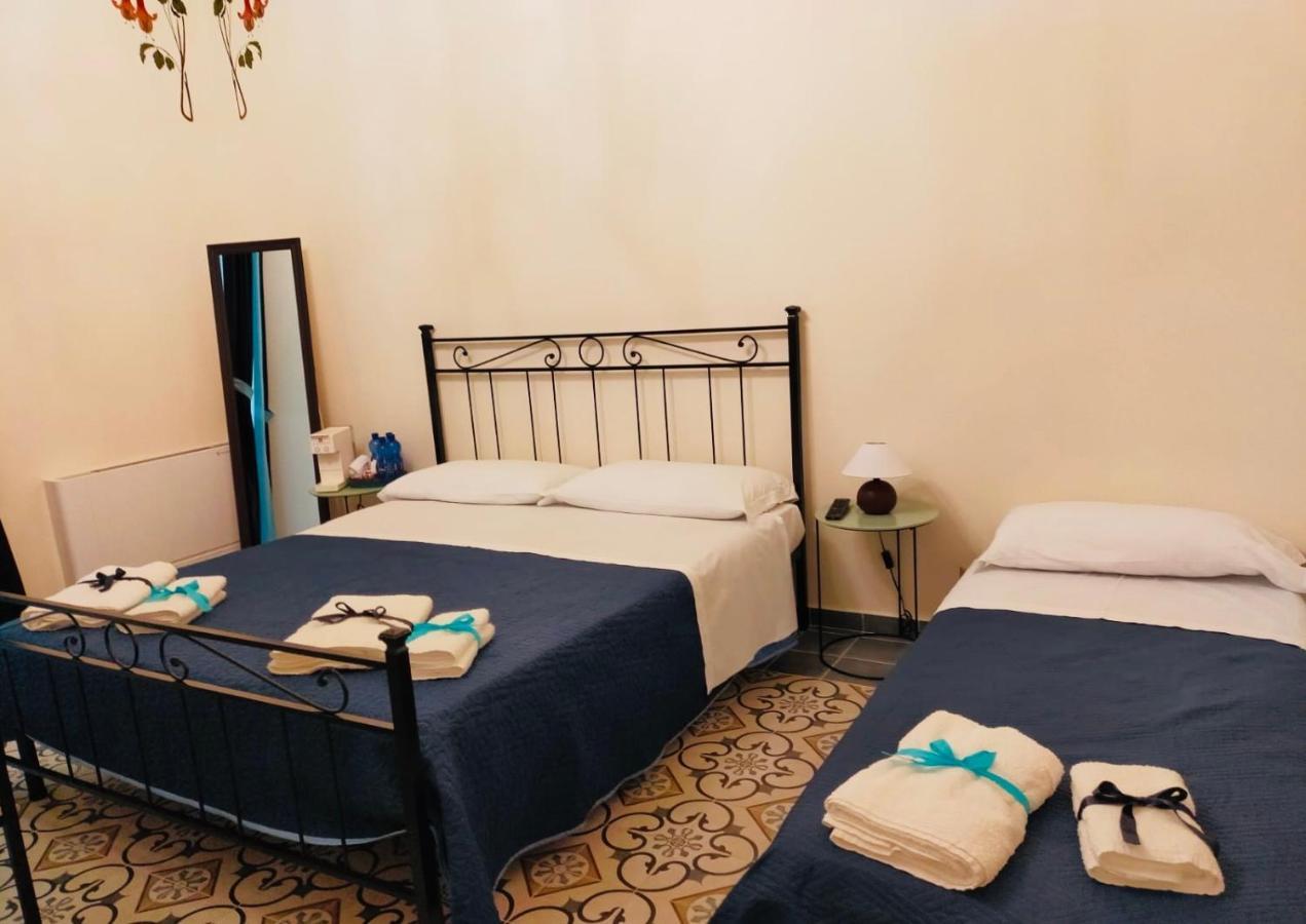 モンタルバーノ・エリコーナ Domus Aurea Bed & Breakfast エクステリア 写真